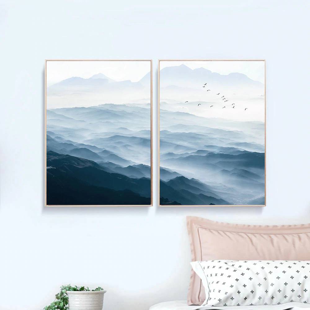 Plakat natura 'Foggy Mountain Landscape', dekoracja, druk na płótnie Canvas Natura Plakaty Decorateo.pl